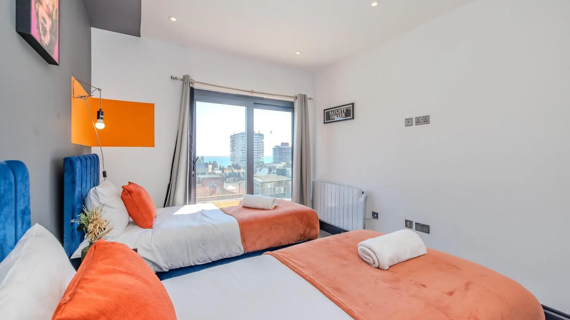 Central 3 Bedroom I 2 Bathroom I Next To Beach & Shopping Center Hove Regno Unito